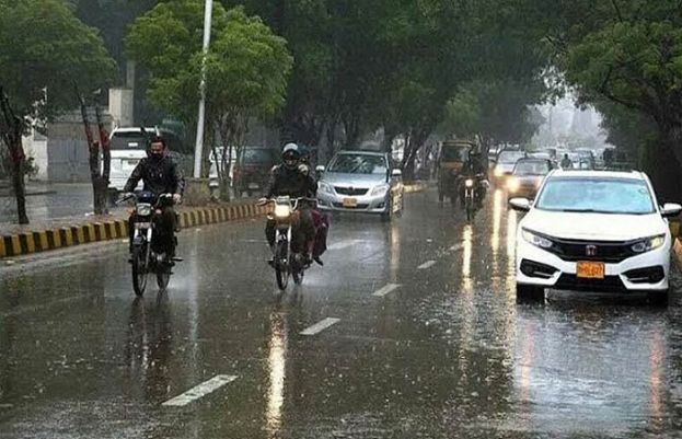 کراچی میں بوندا باندی، تیز ہواؤں کے ساتھ موسلا دھار بارش کی پیشگوئی