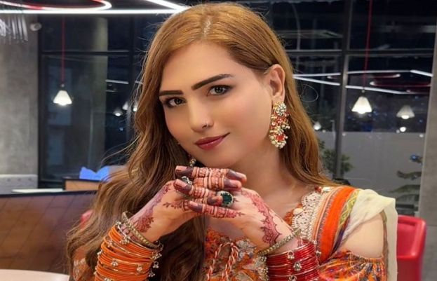 پاکستان کی تفریحی صنعت میں ڈیجیٹل انقلاب: پری پارو روایتی رکاوٹیں توڑ کر عوامی پلیٹ فارمز کی نئی آواز بن گئیں